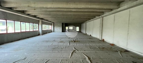 371m² Warehouse in Albano Sant'Alessandro, Italy No. 153521 32