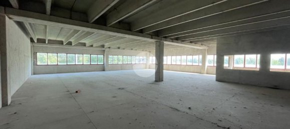 371m² Warehouse in Albano Sant'Alessandro, Italy No. 153521 26