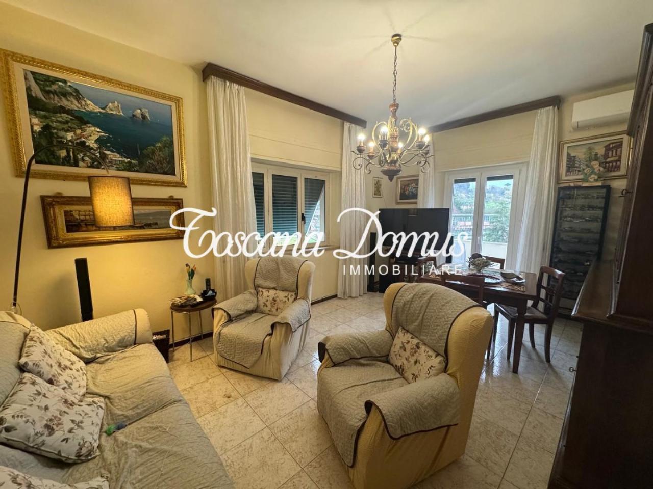 5 rooms Apartment in Siena, Italy No. 30218