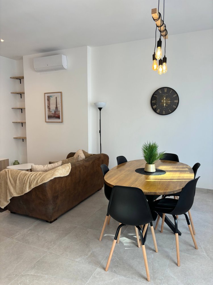 Apartamento de 3 dormitorios en Carpentras, France No. 334367