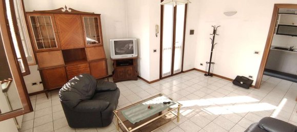 3 rooms Apartment in Offanengo, Italy No. 137539 6