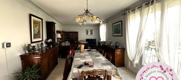 Casa de 5 dormitorios en Sully-sur-Loire, France No. 60677 3