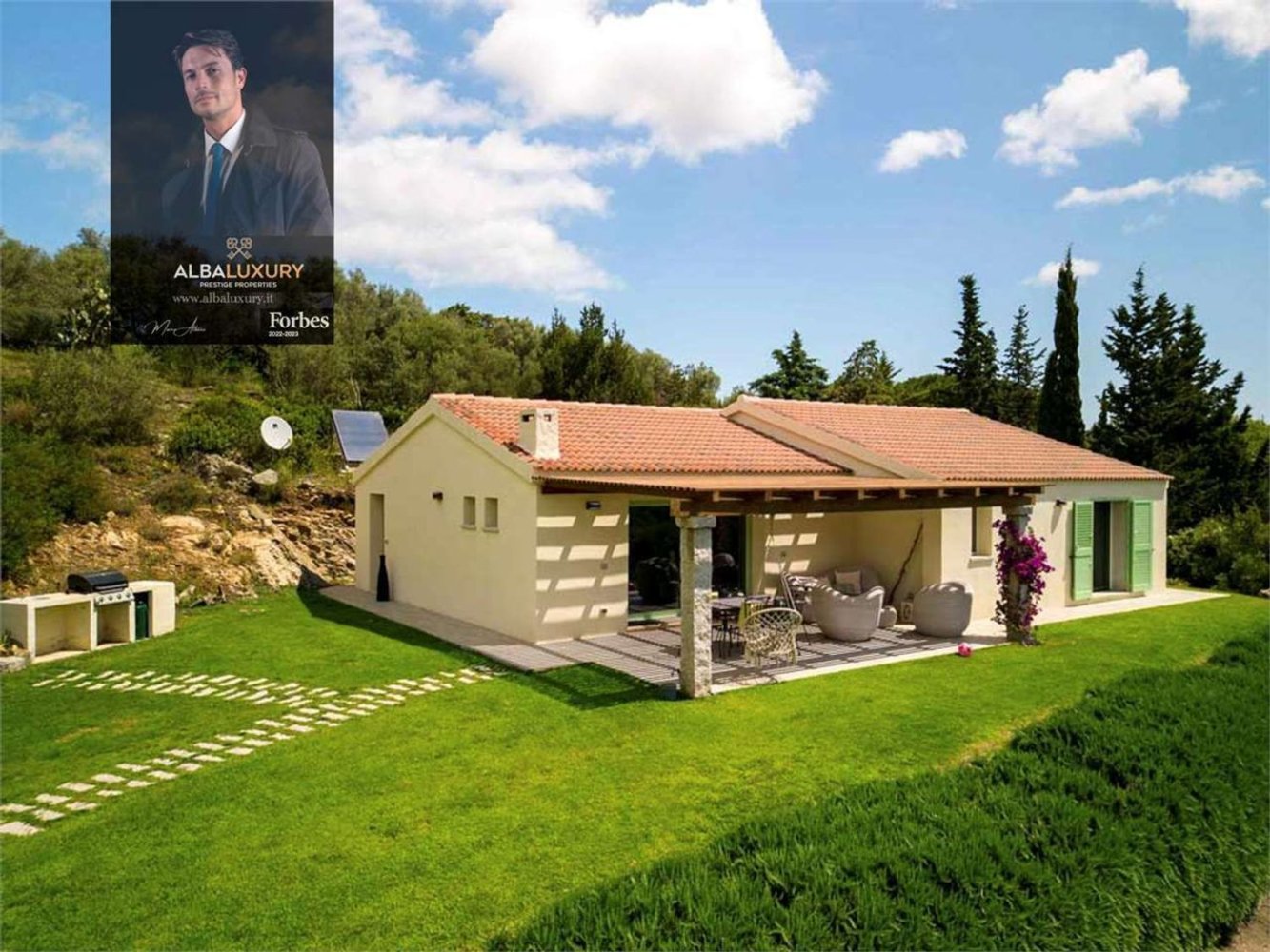 8 rooms Villa in Olbia, Italy No. 118500