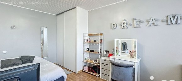 5 bedrooms House in Chateau-Renard, France No. 271247 18