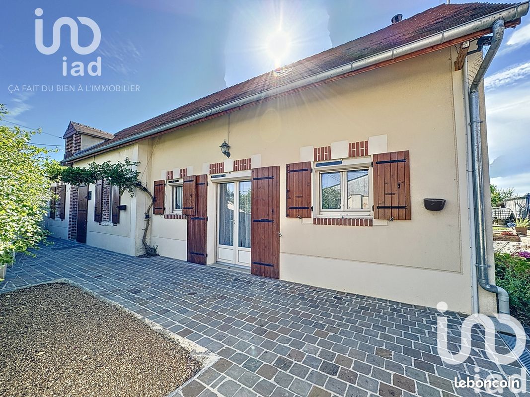 5 bedrooms House in Chateau-Renard, France No. 271247