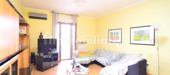 Apartamento de 2 dormitorios en Pescara, Italy No. 342168 3