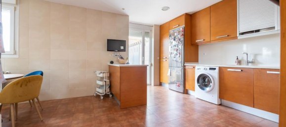 4 bedrooms Villa in Madrid, Spain No. 205493 22