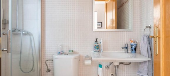 4 bedrooms Villa in Madrid, Spain No. 205493 25