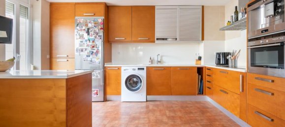 4 bedrooms Villa in Madrid, Spain No. 205493 17