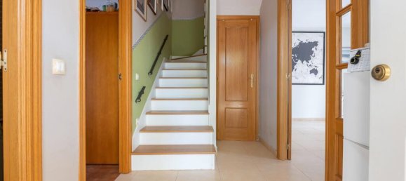 4 bedrooms Villa in Madrid, Spain No. 205493 6