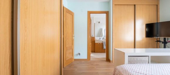 4 bedrooms Villa in Madrid, Spain No. 205493 24