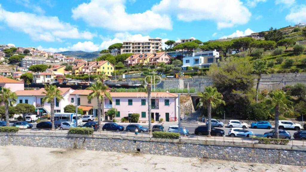 1 bedroom Apartment in Santo Stefano al Mare, Italy No. 370935