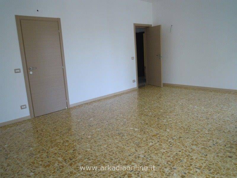 2 bedrooms Apartment in Piacenza, Italy No. 348317