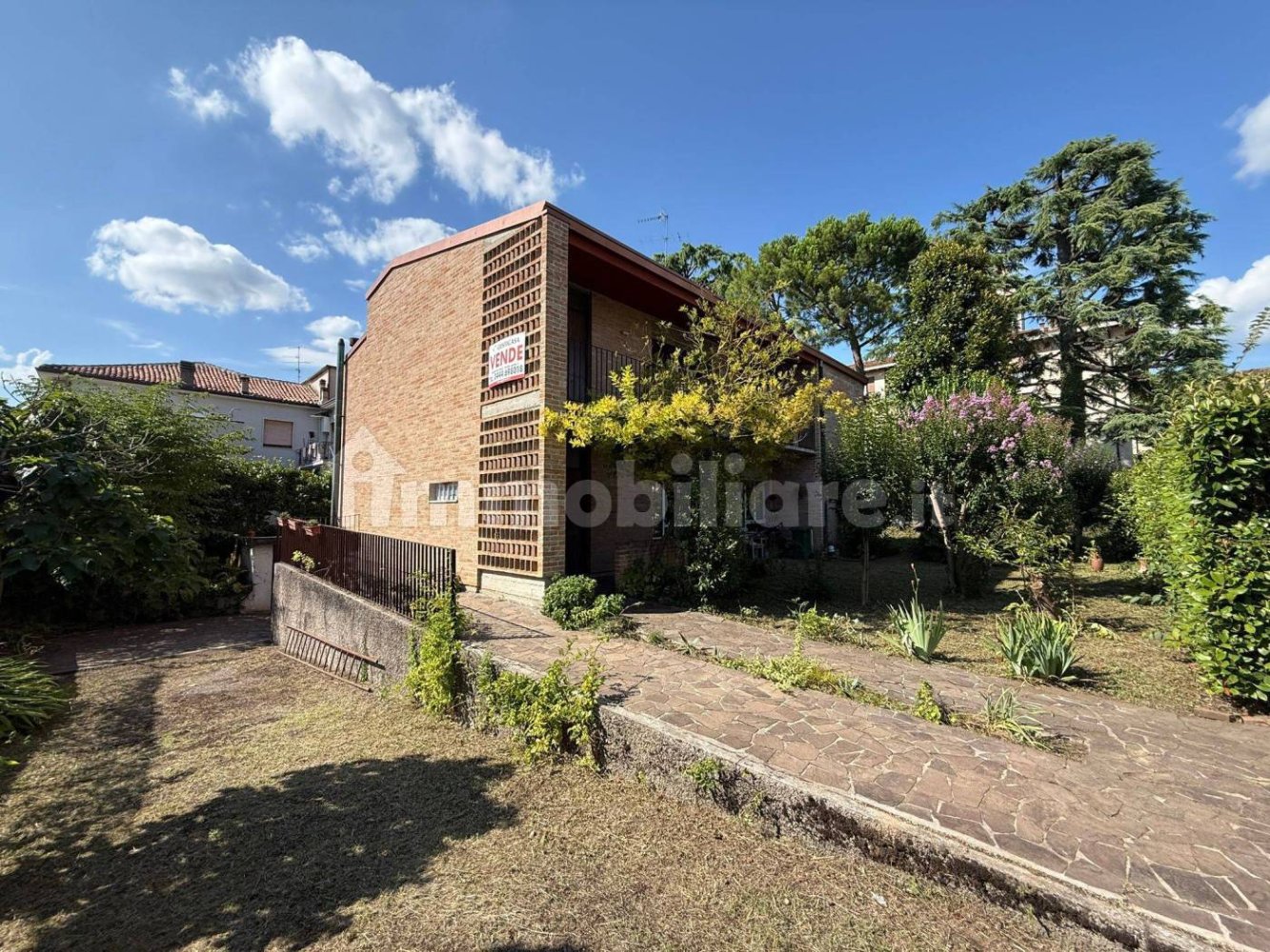 4 bedrooms Villa in Montecchio Maggiore, Italy No. 265245