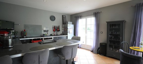 Дом с 3 спальнями в Манш, Франция № 357335 4