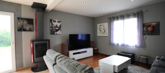 Дом с 3 спальнями в Манш, Франция № 357335 3