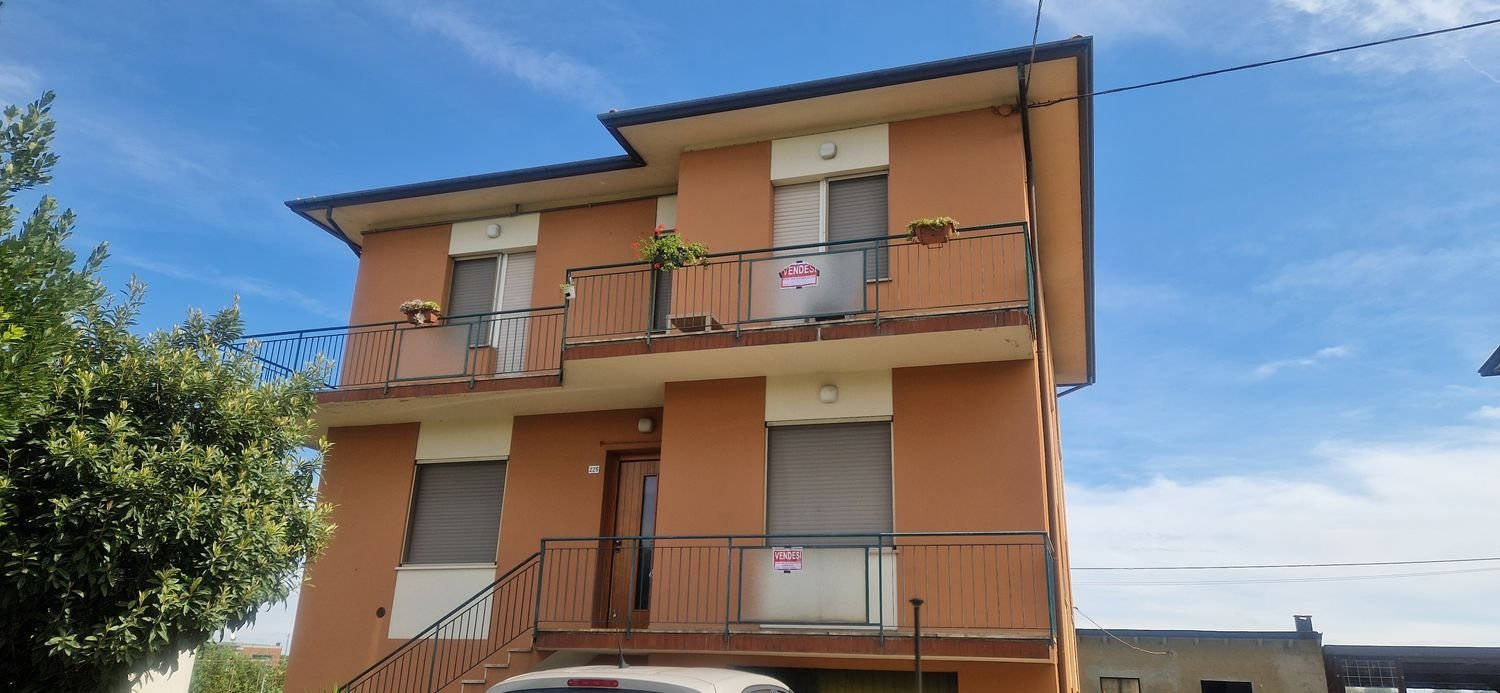 2 bedrooms House in Cesena, Italy No. 323856