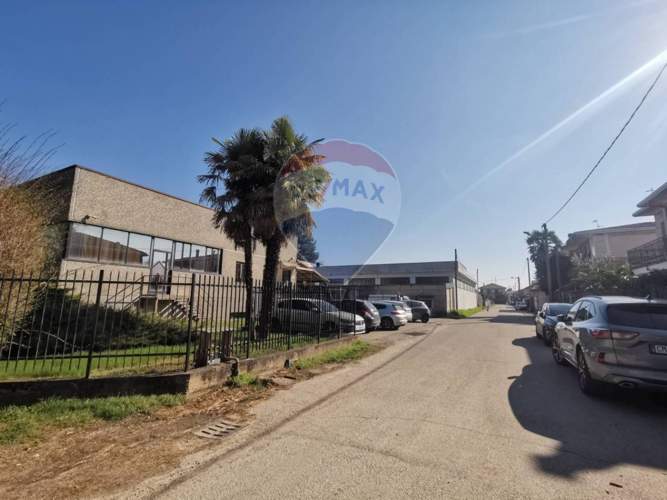 400m² Warehouse in Samarate, Italy No. 58552