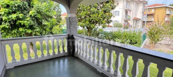 3 bedrooms Villa in Gossolengo, Italy No. 275467 8