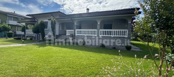 3 bedrooms Villa in Gossolengo, Italy No. 275467 9