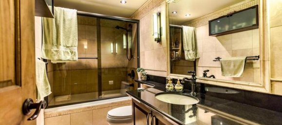 3 bedrooms House in British Columbia, Canada No. 198 9