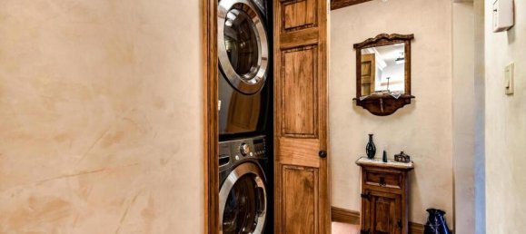 3 bedrooms House in British Columbia, Canada No. 198 8