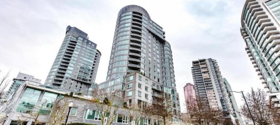 3 bedrooms House in British Columbia, Canada No. 198 2