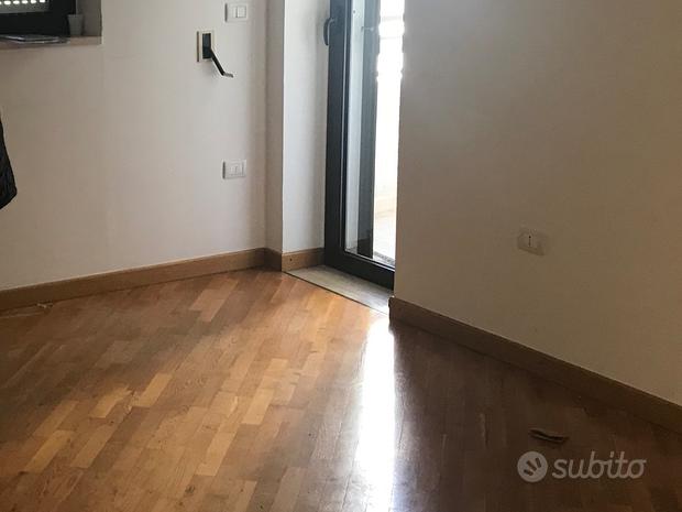 Квартира с 4 комнатами в Лечче, Италия № 260440