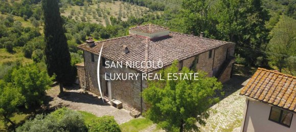 13 bedrooms House in Florence, Italy No. 207102 2