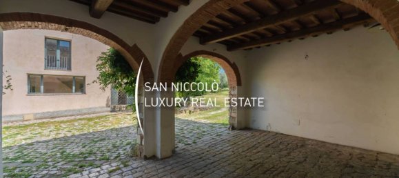 13 bedrooms House in Florence, Italy No. 207102 4