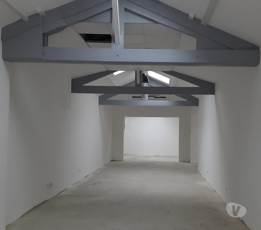 205m² Office in Villeurbanne, France No. 322089