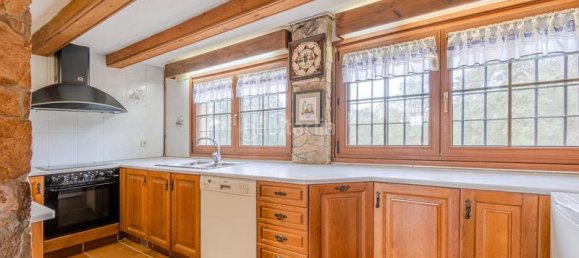 5 bedrooms House in Sils, Spain No. 161870 4