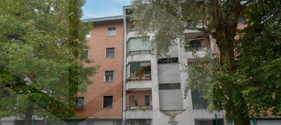 4-salle Appartement à Legnano, Italy No. 32830 2
