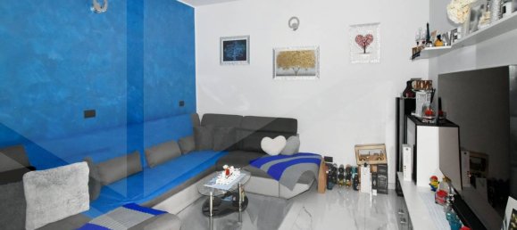 4-salle Appartement à Legnano, Italy No. 32830 3