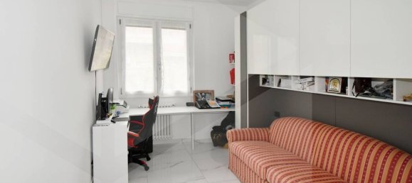 4-salle Appartement à Legnano, Italy No. 32830 11