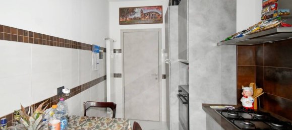 4-salle Appartement à Legnano, Italy No. 32830 5