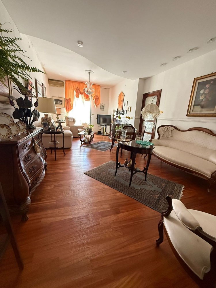 Penthouse T4 em Bari, Italy N.º 376008