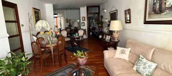 Penthouse T4 em Bari, Italy N.º 376008 11