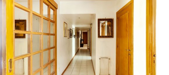 5 rooms Apartment in Rome, Italy No. 218454 4