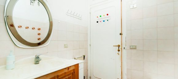 5 rooms Apartment in Rome, Italy No. 218454 11