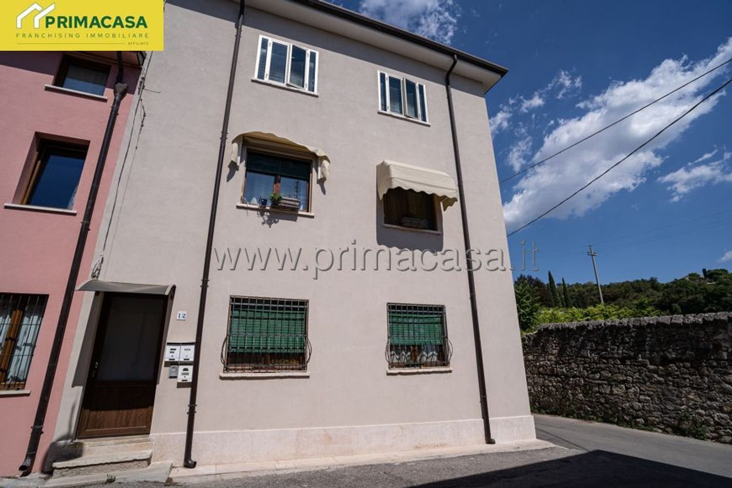 3-salle Appartement à Verona, Italy No. 227276