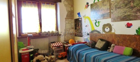 3-salle Appartement à Verona, Italy No. 227276 9