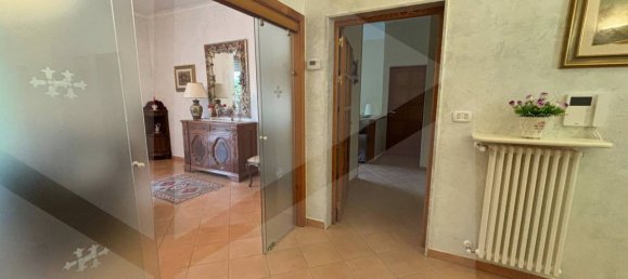 Apartamento de 4 habitaciónes en Altamura, Italy No. 19690 3