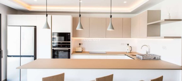 Apartamento de 3 dormitorios en Ta' Xbiex, Malta No. 9768 2