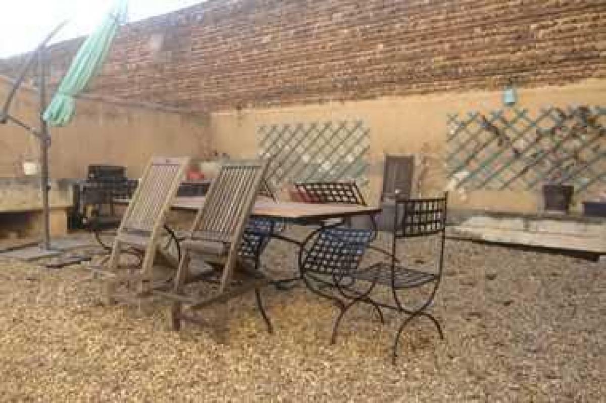 5 bedrooms House in Garons, France No. 27546