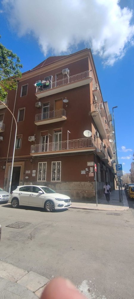 3 rooms Apartment in Foggia, Italy No. 270376