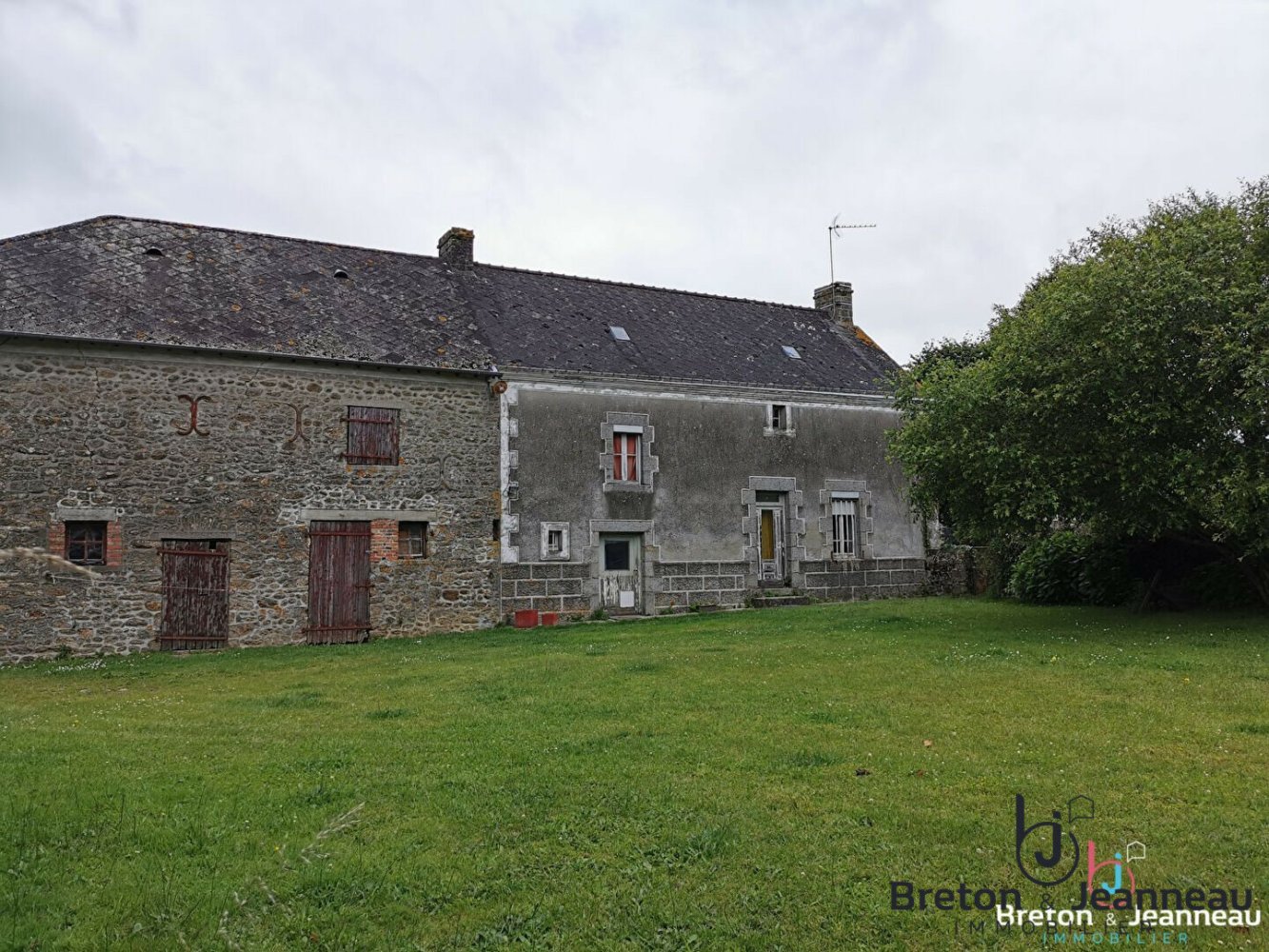 3 bedrooms House in Mayenne, France No. 357639