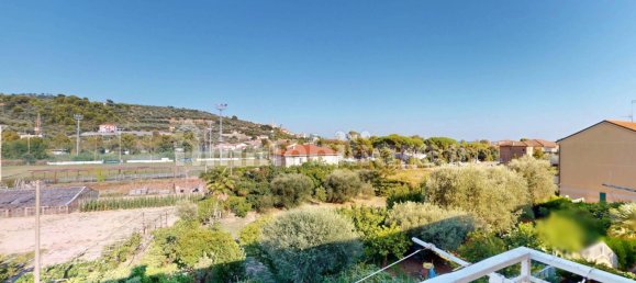 1 bedroom Apartment in San Bartolomeo al Mare, Italy No. 304230 9