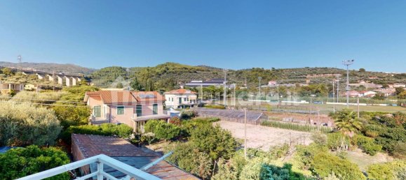 1 bedroom Apartment in San Bartolomeo al Mare, Italy No. 304230 10