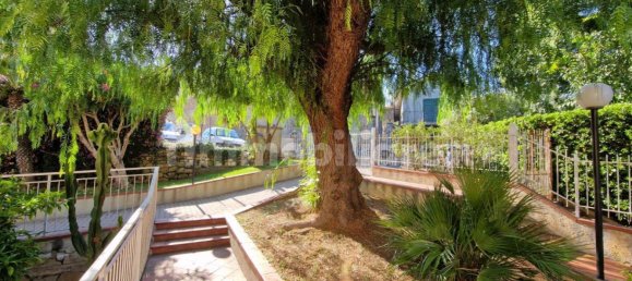 1 bedroom Apartment in San Bartolomeo al Mare, Italy No. 304230 13